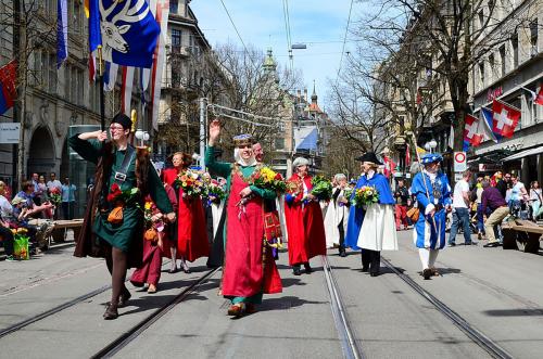 24.-2013.-Sechseläuten - Gesellschaft zu Fraumünster - Bahnhofstrasse 2013-04-15 14-10-02