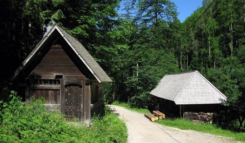 40.-Kingenhofsäge (rechts) mit Sägerhaus im Hinterzartener Löffeltal