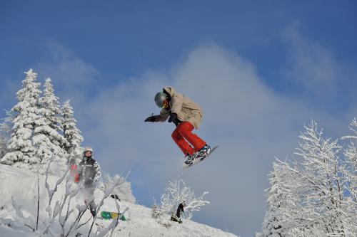 5.-Feldberg - Jumping Snowboarder3